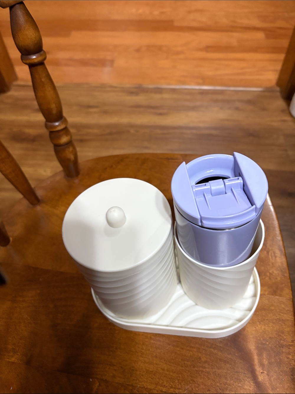 Starbucks cup with yogi tea bags in beige containers. Tea bags in container. - Picture 15 of 16